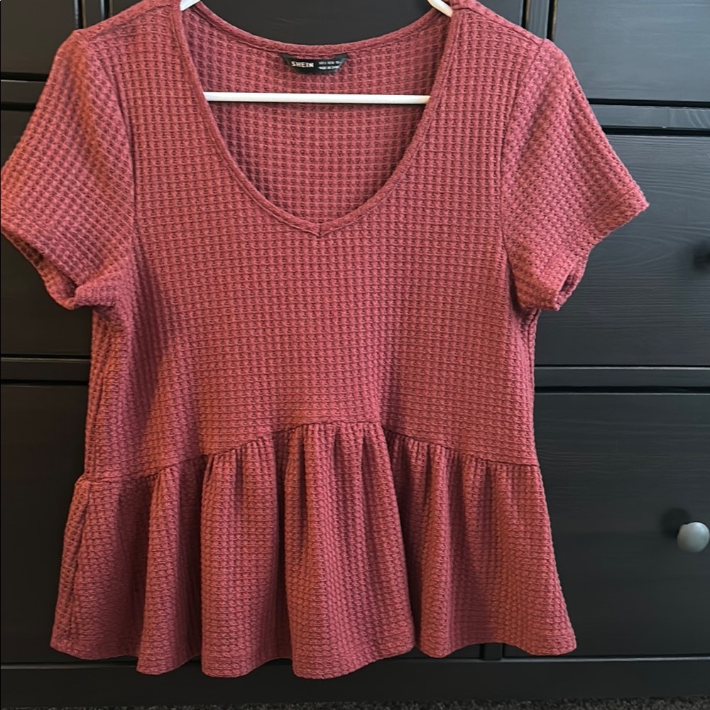 Universal Thread Women's Red Peplum Top